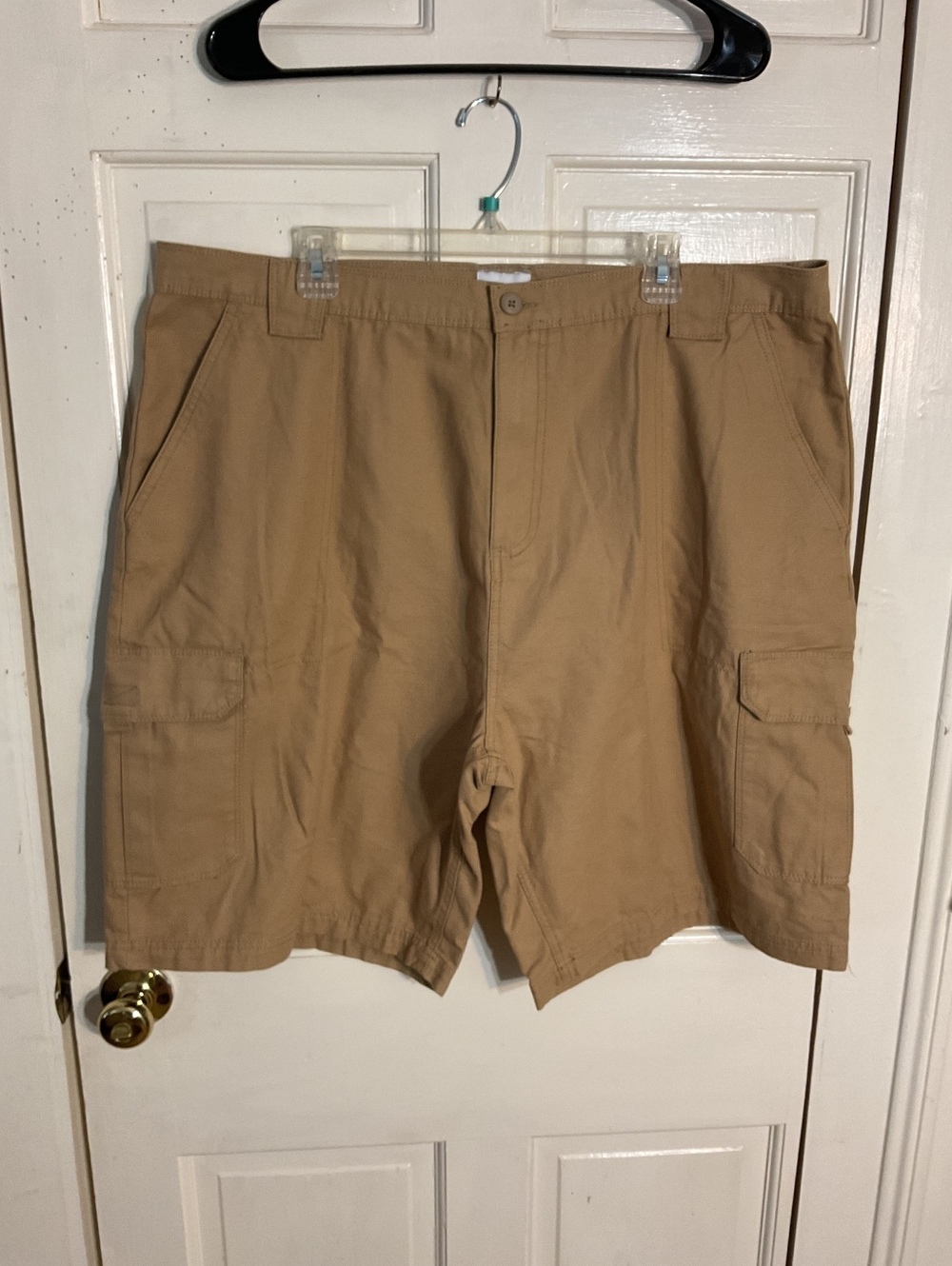 Rioman tan cargo shorts men’s size 42